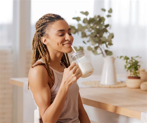 When to Drink Protein Shake: A Journey Through Time and Taste