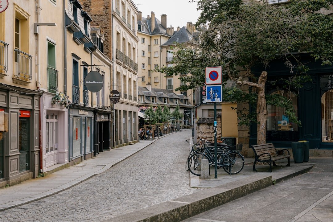découvrez les quartiers les plus dangereux de rennes et les conseils pour votre sécurité dans la ville.