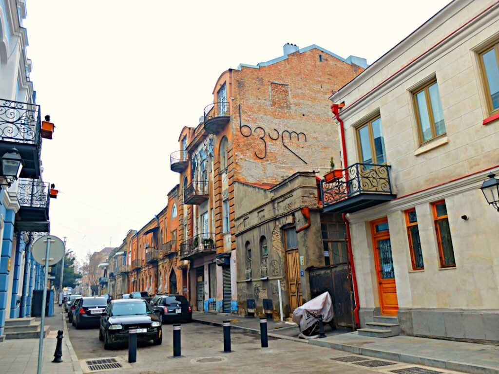 découvrez le quartier latin, le cœur universitaire et culturel de paris, riche en histoire, cafés emblématiques et ambiance animée.