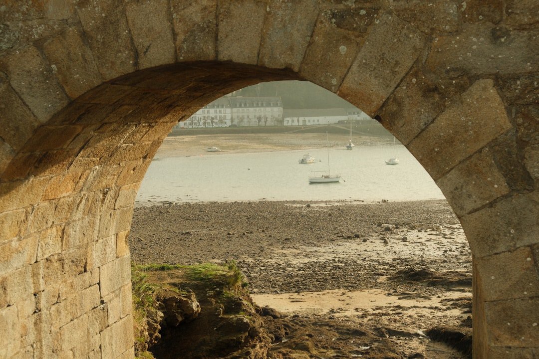 découvrez les quartiers à éviter à saint-malo pour profiter pleinement de votre séjour en toute sécurité et sérénité.