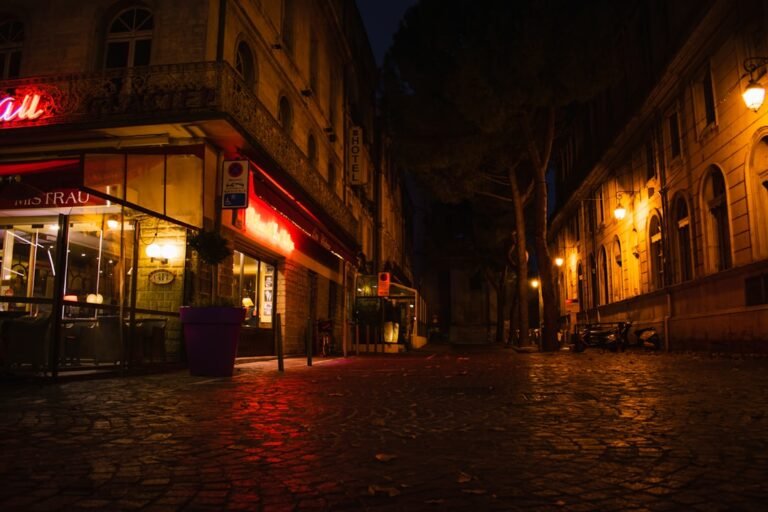 découvrez les quartiers d'avignon à éviter pour un séjour sûr et agréable, avec nos conseils pratiques et recommandations.