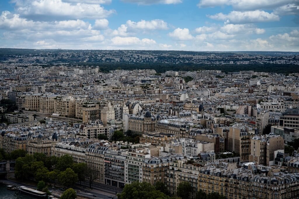 découvrez quelle est la ville la plus dangereuse de france, avec une analyse des taux de criminalité et des conseils pour rester en sécurité.