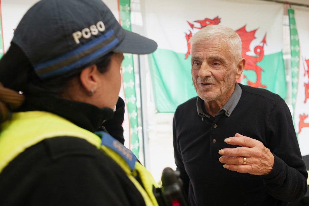 découvrez sensitive neighborhood, un quartier paisible et chaleureux où la tranquillité et l'entraide sont au cœur de la communauté.