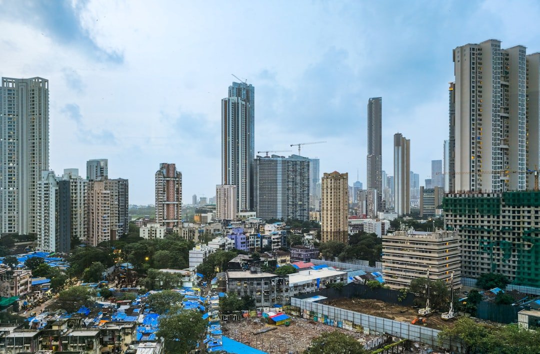 découvrez les défis urbains contemporains et explorez des solutions innovantes pour améliorer la vie en ville face à l'urbanisation croissante.