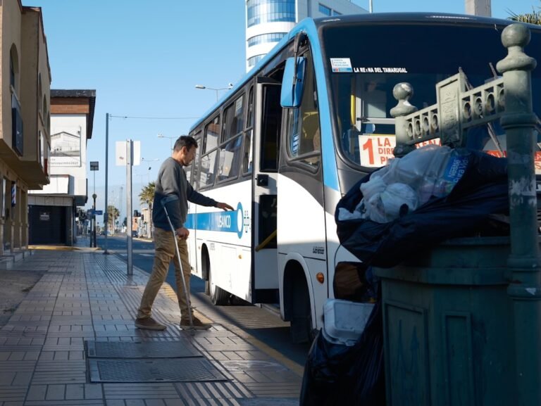 découvrez les défis urbains contemporains et explorez des solutions innovantes pour améliorer la qualité de vie en milieu urbain.