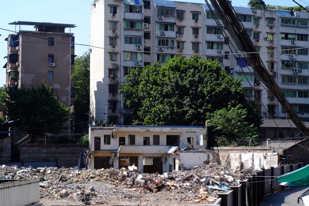 découvrez les projets de renouvellement urbain visant à revitaliser les quartiers, améliorer les infrastructures et renforcer la qualité de vie en milieu urbain.